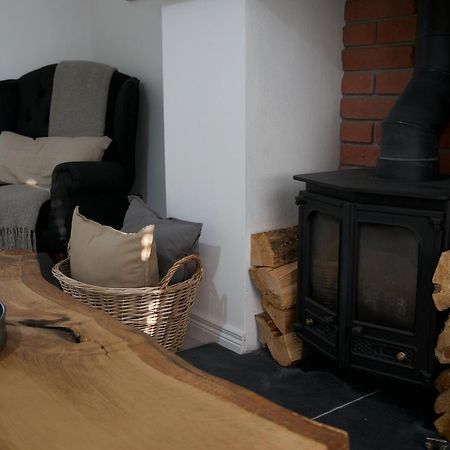 Modern 3 Bedroom Coastal Home Newry Exterior photo