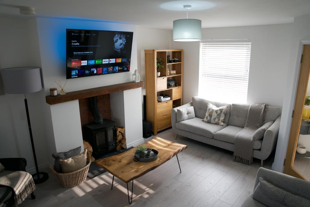 Modern 3 Bedroom Coastal Home Newry Exterior photo