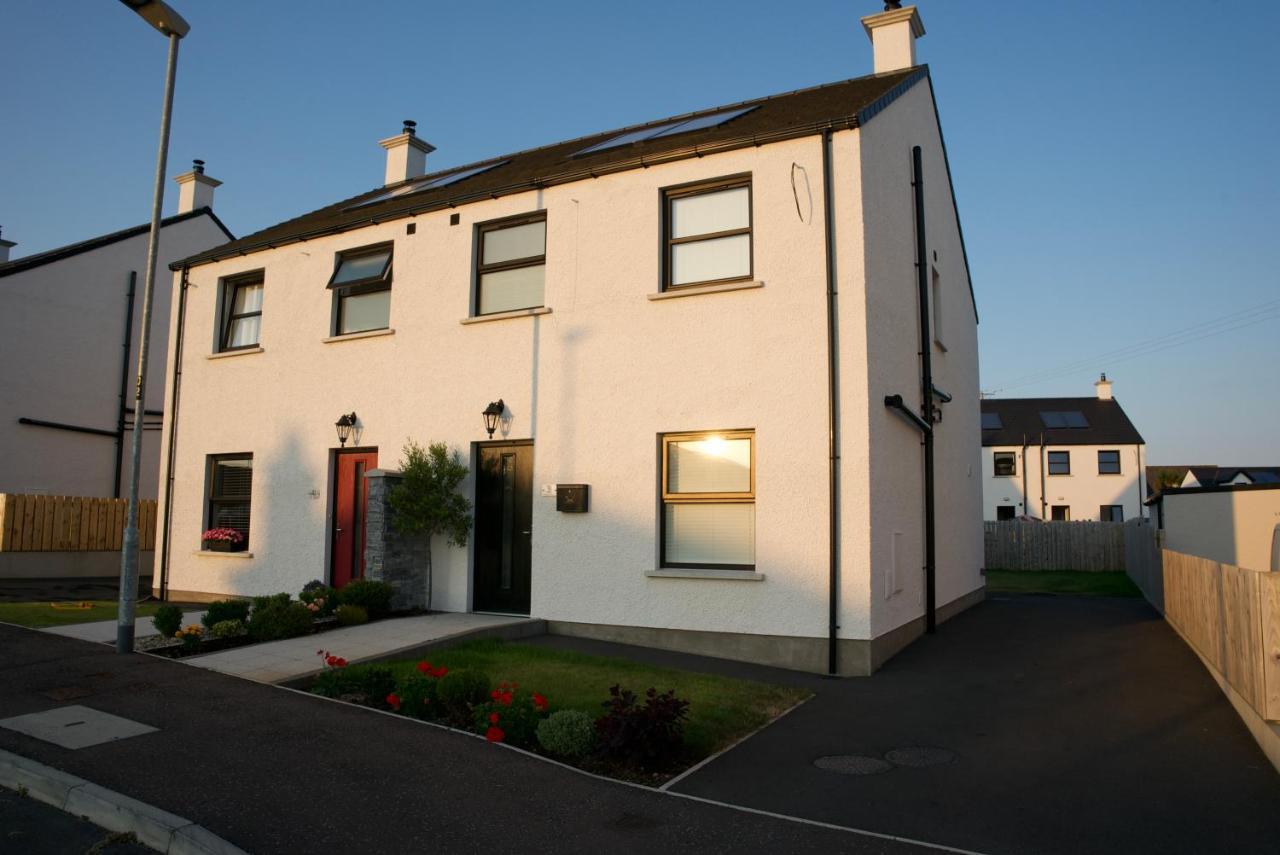 Modern 3 Bedroom Coastal Home Newry Exterior photo