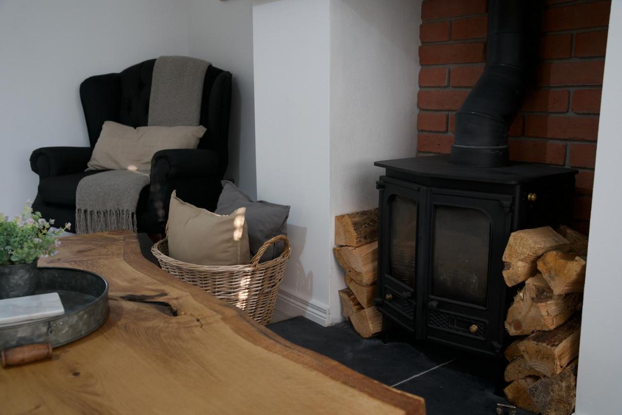 Modern 3 Bedroom Coastal Home Newry Exterior photo