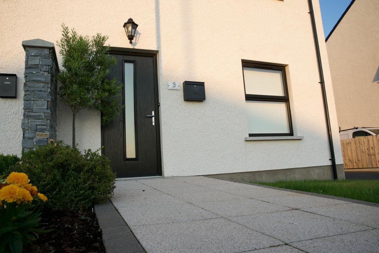 Modern 3 Bedroom Coastal Home Newry Exterior photo